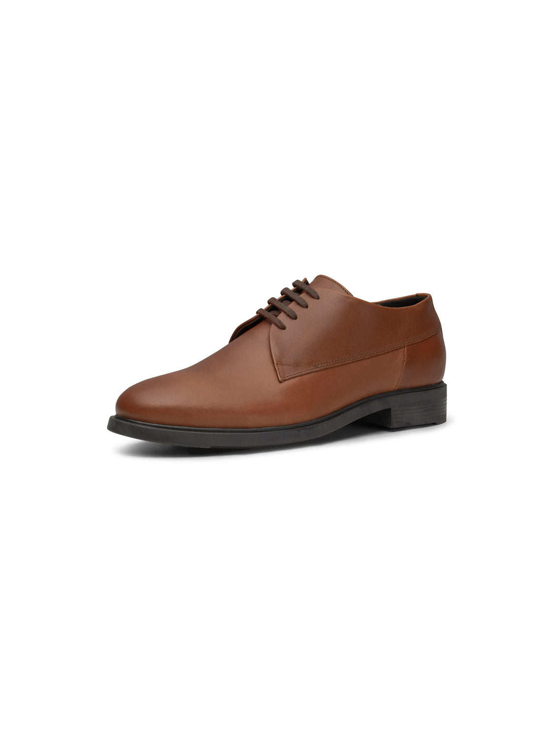 The Shoe The Bears Linea Derby Style shoe, crafted from LWG-certified leather, showcases a classic brown design with black laces and a sleek black sole. Displayed on a white background, its side view highlights the smooth finish.