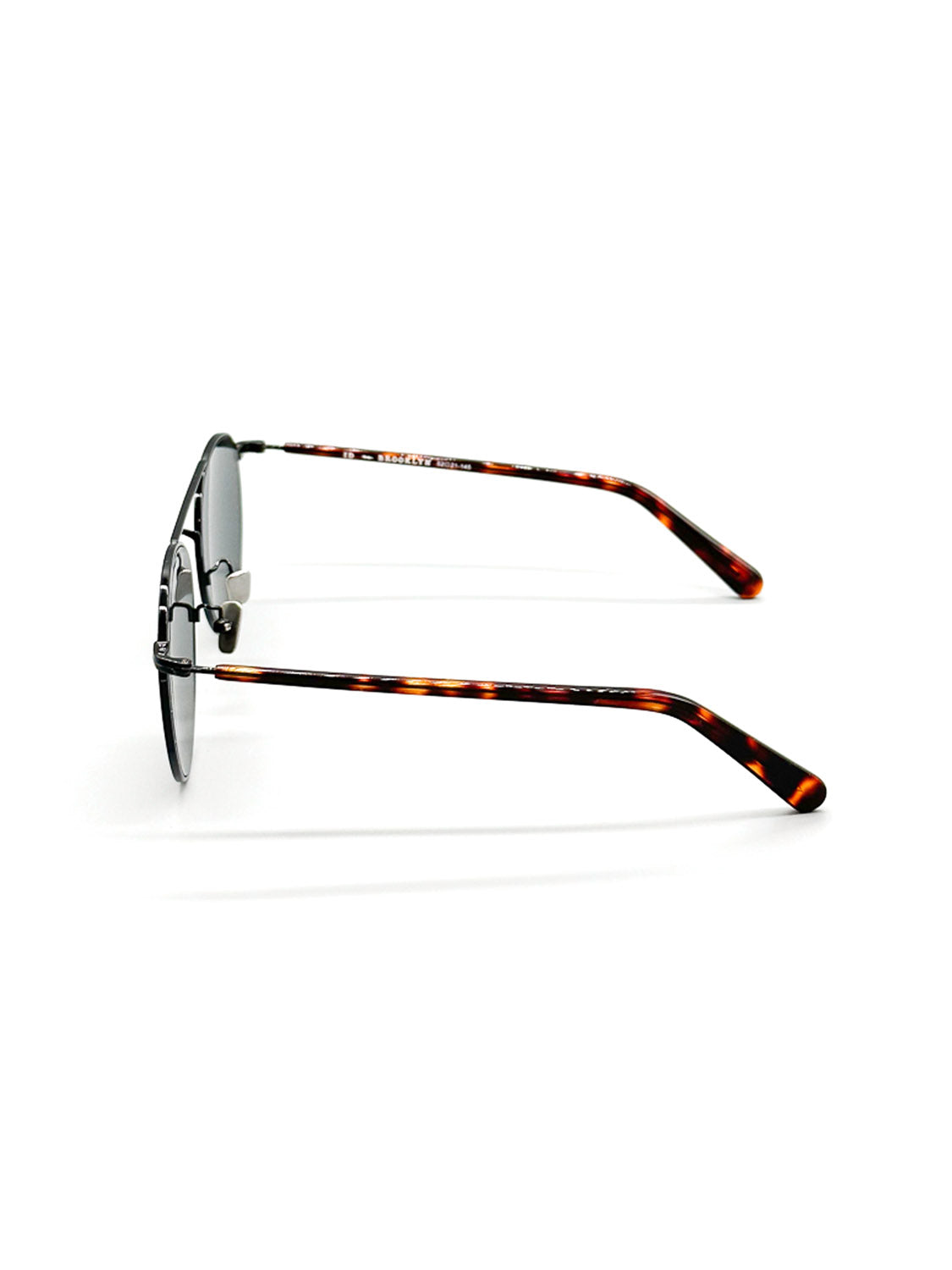 Side view of M433GY ID Polarized Sunglasses by ID Menswear, showcasing CR39 polarized lenses and tortoiseshell-patterned arms made from Mazzucchelli Acetate, set against a white background.