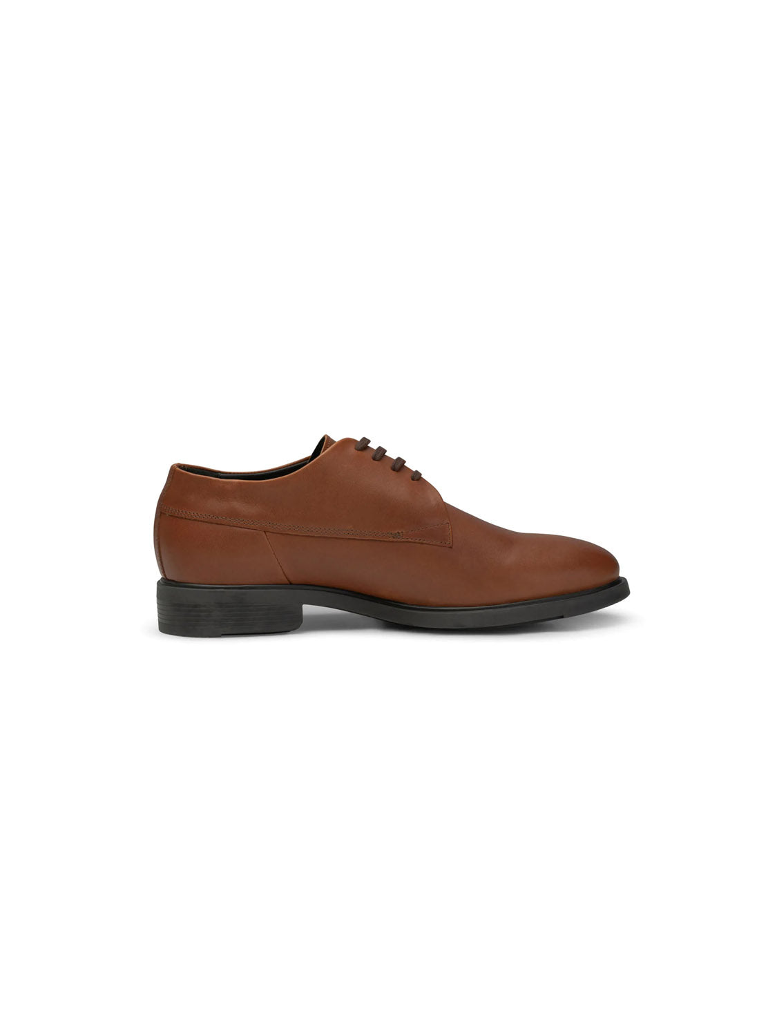 The Linea Derby Style by Shoe The Bear is a side-view brown leather derby shoe featuring black laces and a low black heel. Made with LWG-certified leather, its sleek design is perfect for formal occasions against a minimalistic white background.