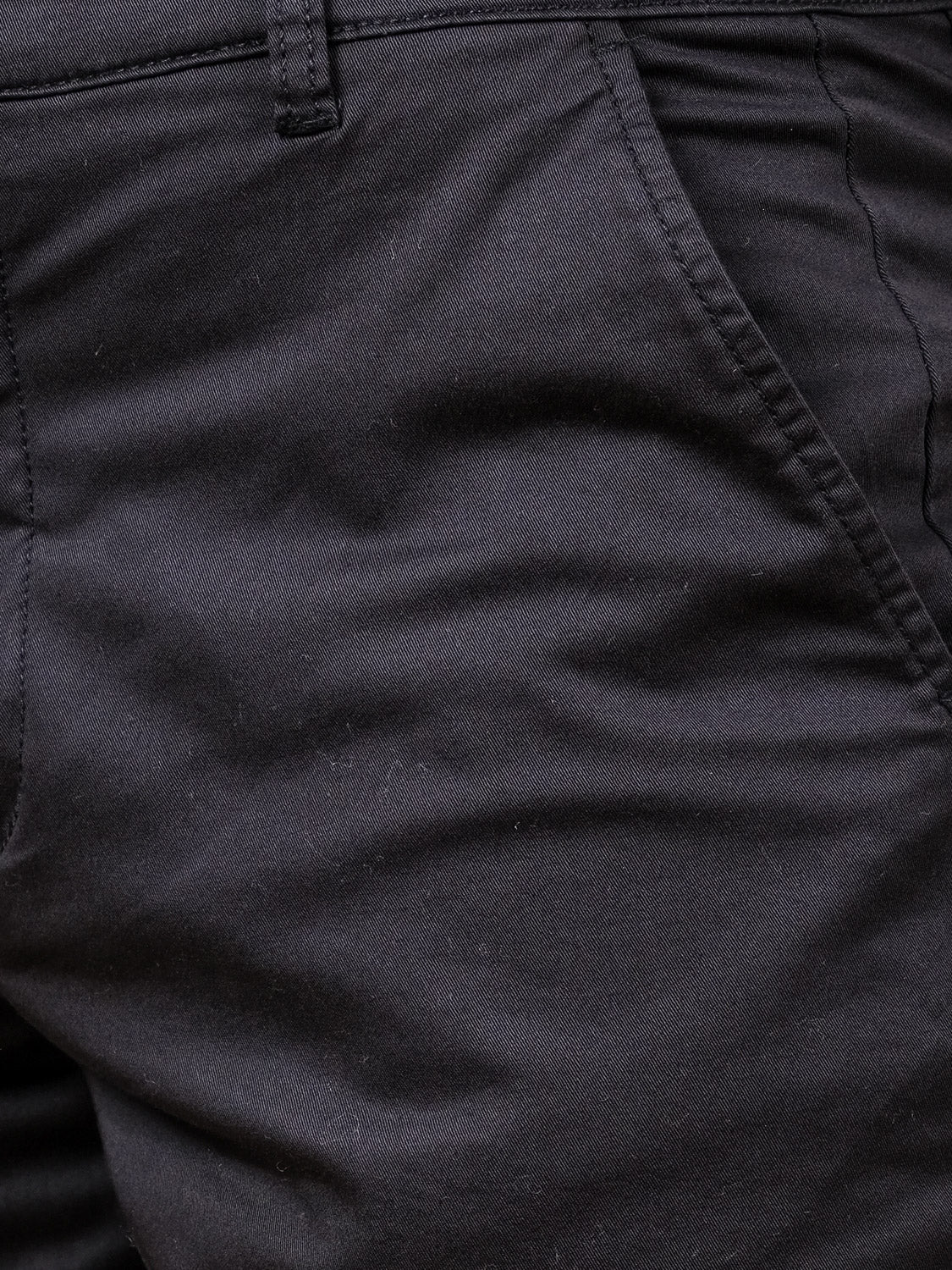 Close-up of the front pocket area on the !Solid Bishop Short, highlighting stitching, seam, belt loop, and cotton texture—ideal for those seeking regular fit shorts with premium craftsmanship.
