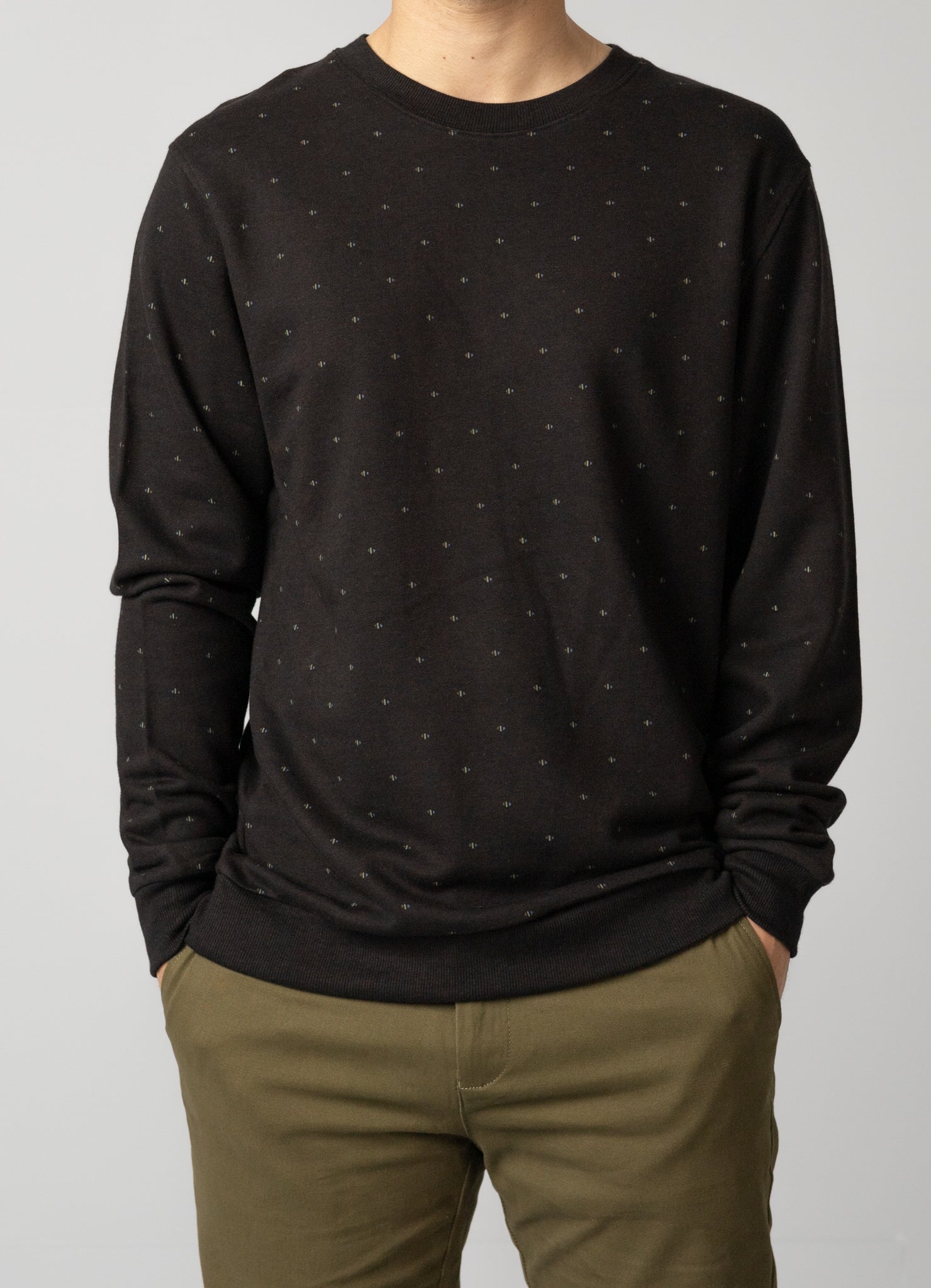 Cozy long-sleeved screen-printed sweatshirt