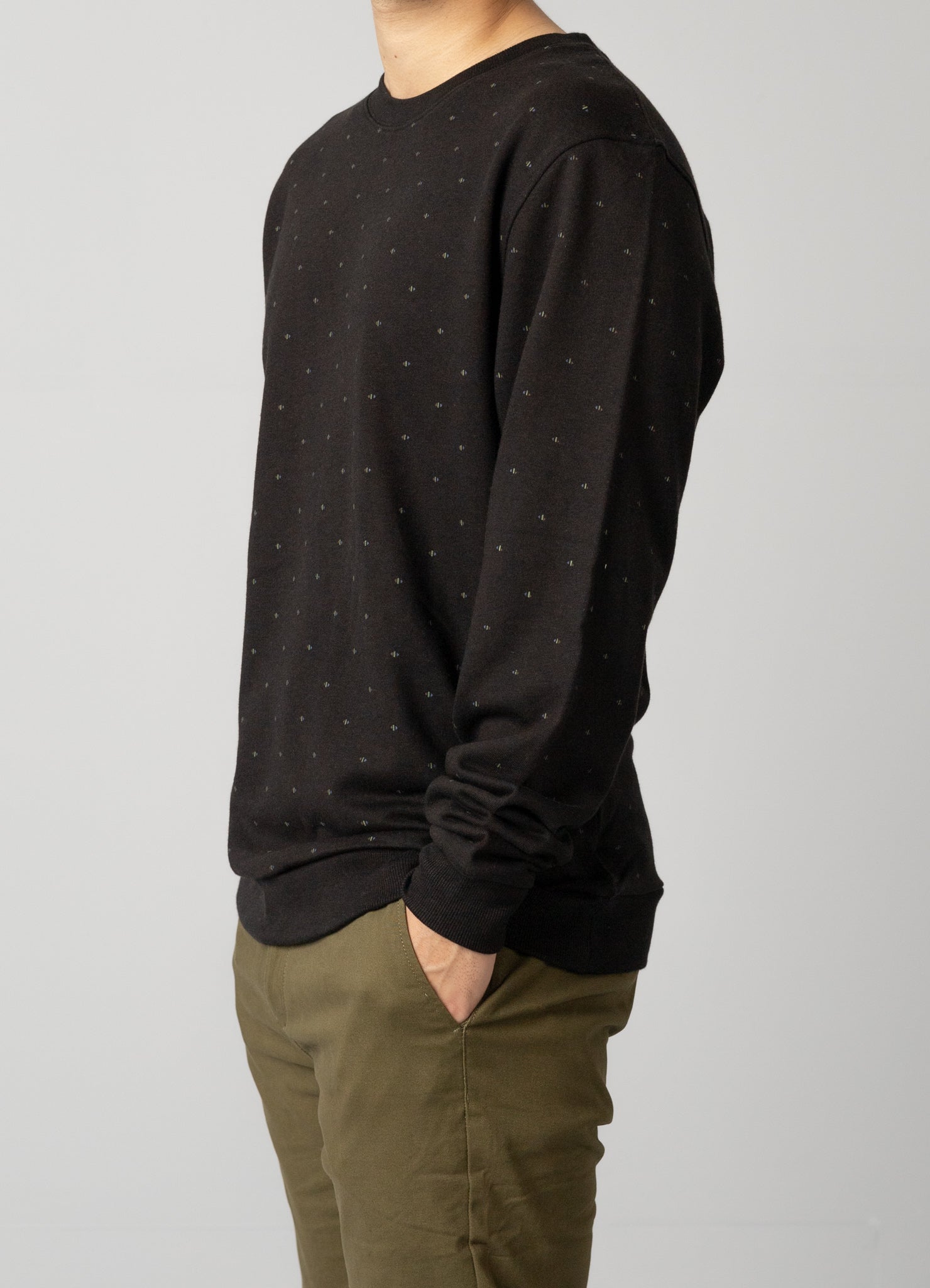 Cozy long-sleeved screen-printed sweatshirt